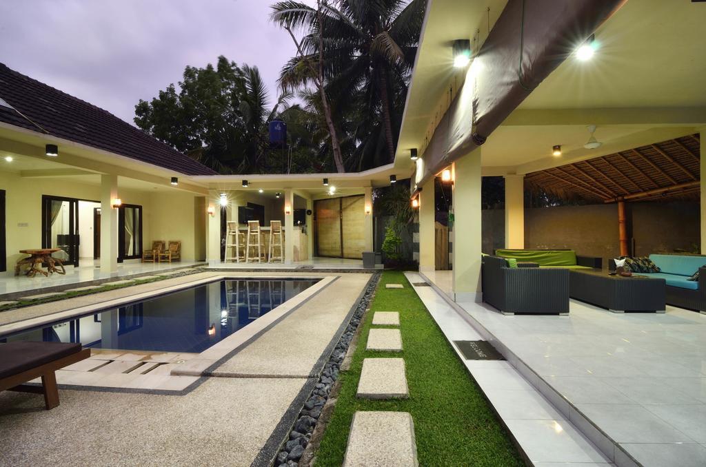 Santai Villa Kuta  Δωμάτιο φωτογραφία