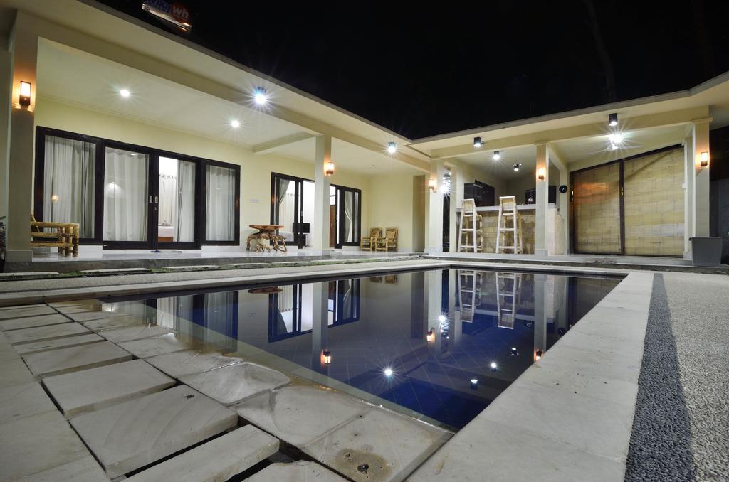 Santai Villa Kuta  Δωμάτιο φωτογραφία